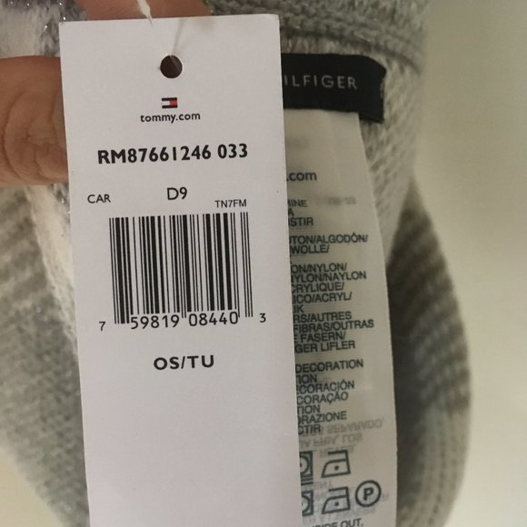 Tommy Hilfiger Plaid Scarf in Gray and White NWT - Picture 5 of 6